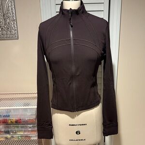 LULULEMON define cropped jacket